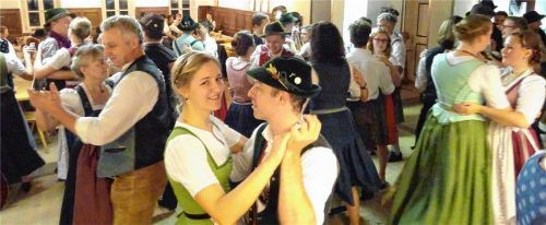 Leonhardi-Tanz auf allen Ebenen