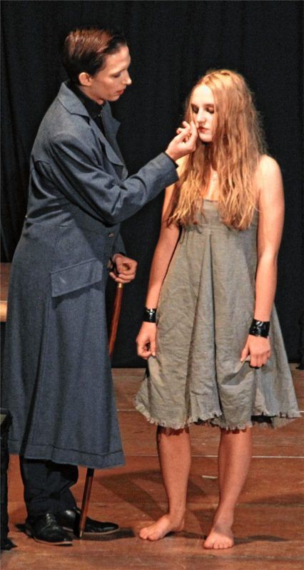 „Medea“ – Antike Tragödie am Freitag im Raublinger Gymnasium