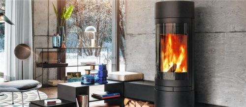 Mit dem Kaminofen „skantherm elements“ werden Wohnräume zu behaglichen Erholungszonen.Foto Soutschek