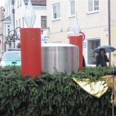 Mit stattlichem Adventskranz die „stade Zeit“ einläuten
