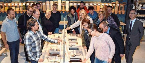 Nachfolgetreffen der Teilnehmer und Coaches des Rosenheimer Gründerpreiswettbewerbs im „Nimm’s lose“, dessen Inhaber die Gastgeber des Treffens waren. Foto re