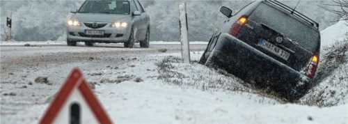Panne heißt für viele Autofahrer Panik. Ein paar einfache Regeln helfen dabei, Ruhe zu bewahren.Foto  dpa