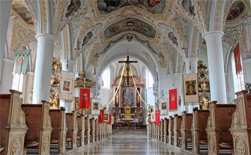 Pfarrer Janßens neue Wirkungsstätte: die Aschauer Pfarrkirche „Darstellung des Herren“. Foto H. Reiter