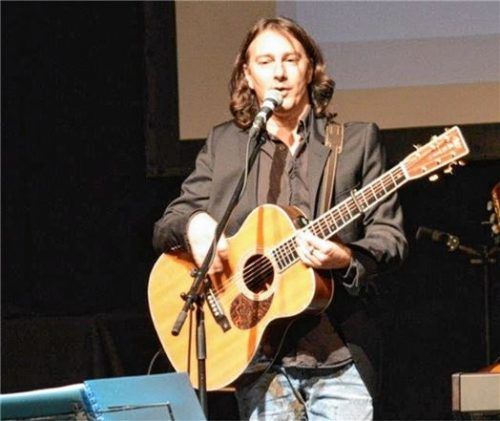 Pippo Pollina berührt – eine Übersetzung seiner italienischen Texte braucht es dazu für seine Fans nicht. Foto csi