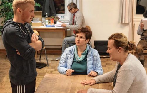 Simsgaubühne spielt „Nebelreißn“ – ein Stubenspiel