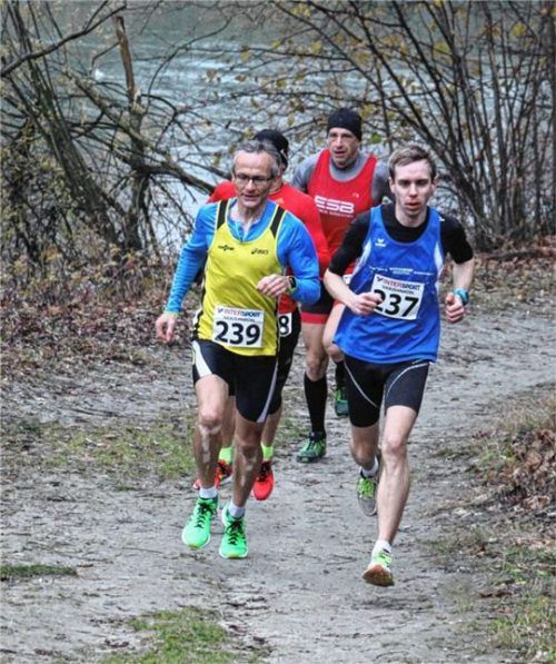 Spitzenläufer vom Start weg: Michael Eder (rechts) und Klaus Estermaier. Foto  efl