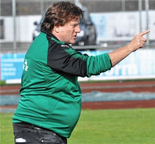 Sportbund-Trainer Klaus Seidel ist mit der Hinrundenleistung seiner Mannschaft nicht unzufrieden.Foto Neumeier