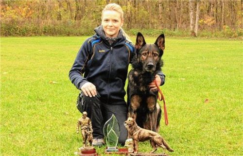 Stephanie Grobauer mit Finn vom Weinbergblick.Foto re