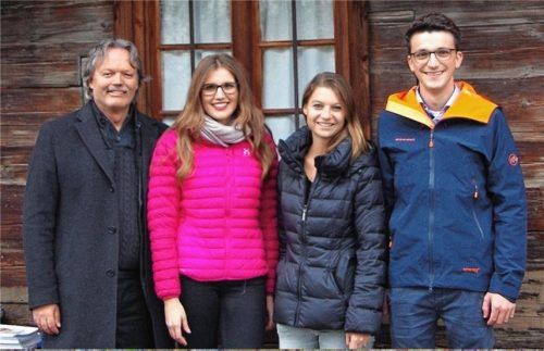 Treten in Luise Fichtls große Fußstapfen: Der neue Vorsitzende des Vereins „Hilfe für rumänische Waisenkinder“, Dr. Georg Miethaner, Kassier Julia Brehm, Schriftführerin Monika Manhart und der neue stellvertretende Vorsitzende Vinzenz Huber (von links).