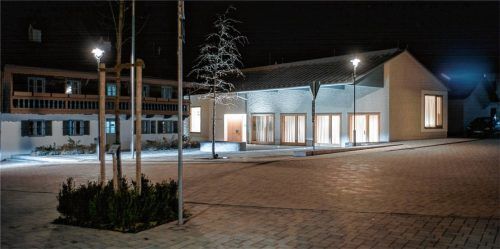 Trotz fehlender Einigung gehen im Maitenbether Rathaus die Lichter so schnell nicht aus. Foto  Günster