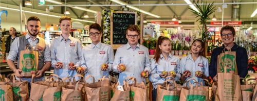 Tütenaktion für die „Kolbermoorer Tafel“