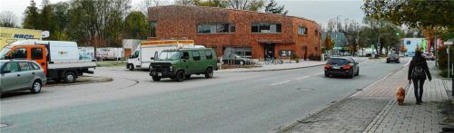 Über die Happinger Straße soll das neue Wohngebiet in Happing nahe des Bürgerhauses erreicht werden. Foto Aerzbäck