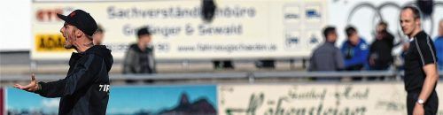 Unter seiner Regie im stetigen Aufschwung: Trainer Tobias Strobl möchte mit 1860 Rosenheim heute seinen ersten Derbysieg gegen Buchbach schaffen. Foto  Ziegler