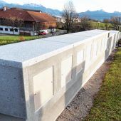 Urnenmauer im Rimstinger Friedhof verlängert