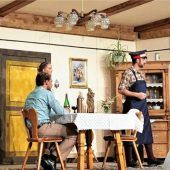 Theaterensemble begeistert bei Premiere