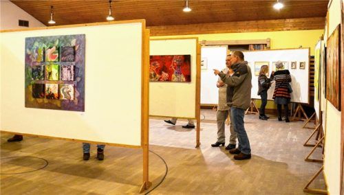 Vielfältig sind die Arbeiten der Freizeitkünstler, die noch heute und morgen zu sehen sind.