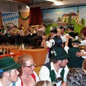 Volkstanz zum 111-Jahr-Jubiläum der Breitbrunner Trachtler