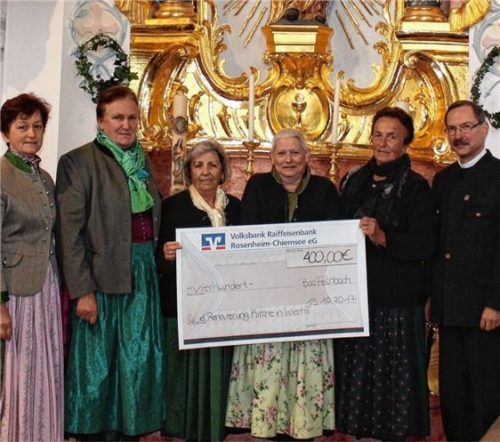 Wachsfrauen: 400 Euro für Renovierung