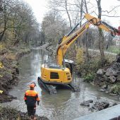 Was macht der Bagger in der Rott?