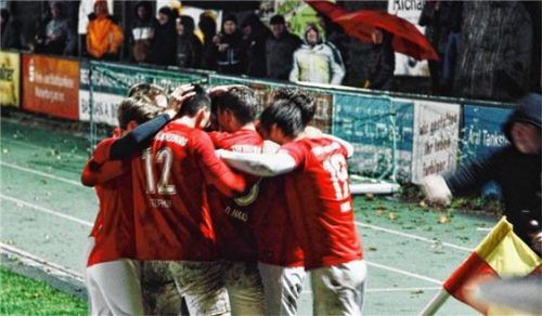 Wasserburger Jubel nach dem letzten Tor gegen Ampfing.