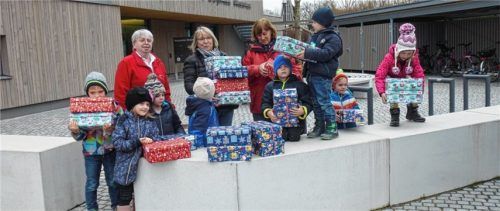 Weihnachtspäckchen für bedürftige Kinder
