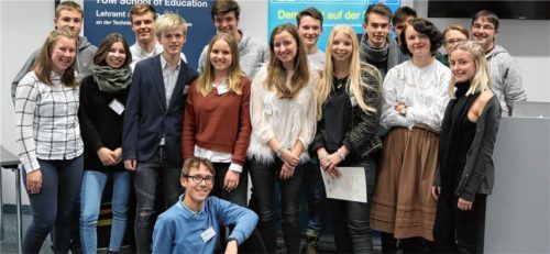14 der am Ende 24 prämierten Arbeiten stammten vom Rosenheimer Ignaz-GüntherGymnasium. Foto re