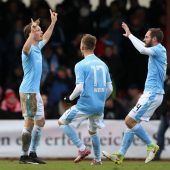 Löwe mit Draht nach oben