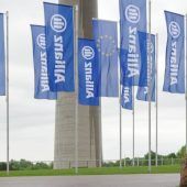 Allianz hält Renditen stabil