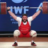 Hier stemmt der stärkste Mann der Welt 220 Kilo
