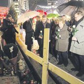 Merkel besucht Weihnachtsmarkt am Breitscheidplatz