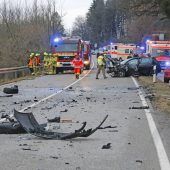 Betrunkener rammt Familienwagen