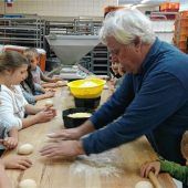 Grundschüler: Wanderung und Pizzabacken