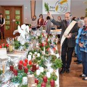 Adventskränze in Schwabering gesegnet