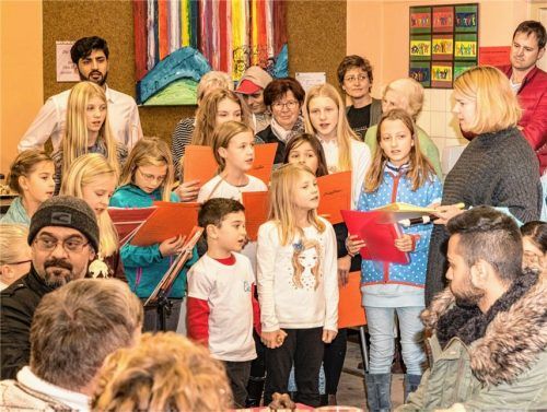 Adventsstimmung und Gesang im Café Miteinand.Foto Wimmer