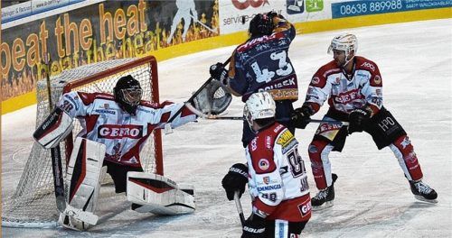Basti Rosenkranz erzielte das 2:0 für die Löwen. Foto  del Grosso