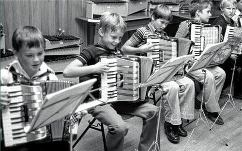Das erste Konzert gaben die Schüler der Musikschule Prien nach monatelangen Proben am 15. Juli 1977.Foto Archiv Berger