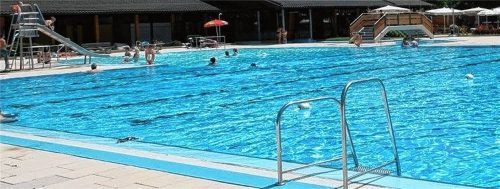 Das Feilnbacher Schwimmbad ist in den Sommermonaten ein beliebter Treffpunkt. Die steigenden Besucherzahlen dort und im Auer Bad untermauern dies.Foto Gemeinde