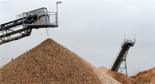 Das Thema Kiesabbau sorgt in vielen deutschen Kommunen für Wirbel und Skepsis. Foto dpa