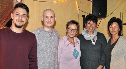 Der neue Vorstand des Jugendtreff-Fördervereins: (von links) Can Jetzlsperger (Vorsitzender), Daniel Illenseer (Stellvertreter), Mechtild Faller-Obermeier (Kassenführerin), Susi Speckbacher (Beirat) und Margarete Kastner (Schriftführerin).Foto eder
