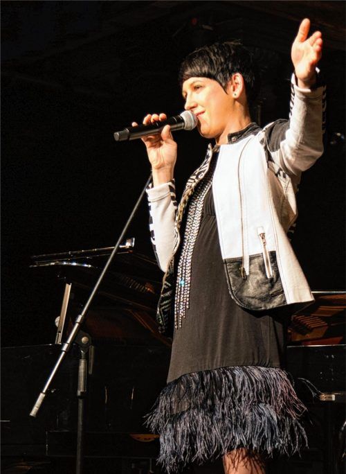 Die österreichische Antwort auf Norah Jones, so wird Sabina Hank auch genannt. ImMühldorfer Haberkasten konnten sich die Zuhörer davon überzeugen. Foto Alexandra Hofstätter
