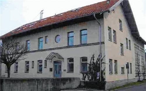 „Die Willinger Schule wird gebraucht“, versicherte Bürgermeister Felix Schwaller in der Stadtratssitzung. Schulreferentin Petra Keitz-Dimpflmeier will das Gebäude in die Zukunftsplanung mit eingebunden wissen. Foto  Stadt BAd AIbling