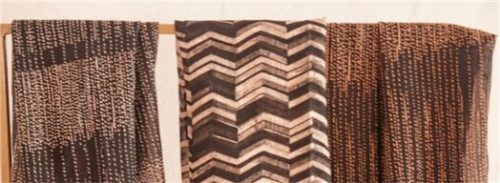 Drei Schals der Modedesignerin.