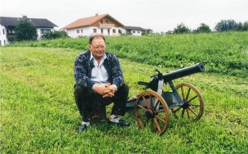 Ein halbes Jahrhundert lang sorgte Reinhart Böhm bei Festlichkeiten in Rohrdorf für den richtigen Knalleffekt.Fotos re