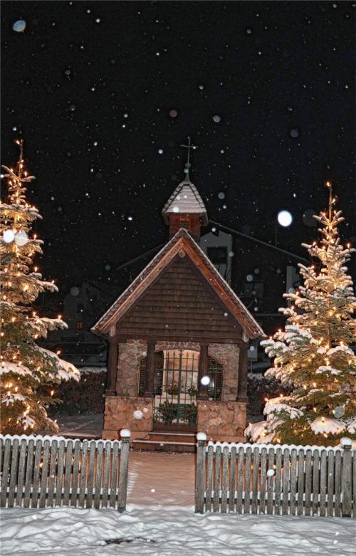 Ein Ort der Stille und des Gedenkens – auch zur Weihnachtszeit: das Kriegerdenkmal in Wildenwart. Foto Rehberg