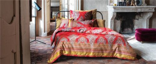 Einer der schönsten Plätze ist in der kalten Jahreszeit das Bett. Himmlisch träumt es sich in schöner Bettwäsche, kuschlig warmen Bettdecken und gemütlichen Kissen.