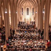 Weihnachtsmusik mit Goldrand
