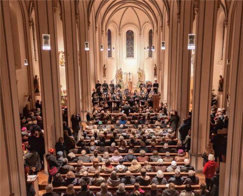 „Einstimmung auf Weihnachten“: beim Konzert des Projektchors der Stadtsingschule.