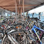Mehr Platz für Fahrräder am Bahnhof