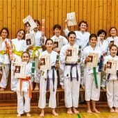 Erfolgreiche Sportler der Sparte Karate des TV Feldkirchen ausgezeichnet