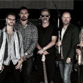 „Blood Sweat & Tears“ zum Auftakt